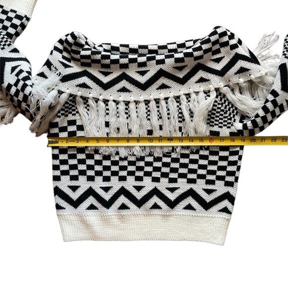 Main Strip Bohemian Crop Black And White Sweater. NWOT. Size Small - Picture 5 of 8